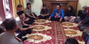 Ayah Korban Bom Kampung Melayu Curhat ke Kapolda