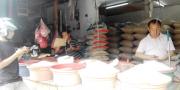Pedagang Beras di Pasar Tangerang Belum Ikuti HET
