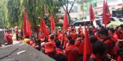 Dua Buruh Didakwa Curi Sepatu, KASBI Demo PN Tangerang