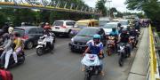 Buruh Demo, Jalan Raya Serang Macet Parah