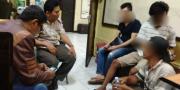 Asyik Main Judi Remi, 5 Pria Ditangkap Polisi di TMP Taruna 