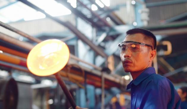 Pabrik Gelas Buatan Tangan Satu satunya di Indonesia Pabrik Gelas Buatan Tangan Satu satunya di Indonesia