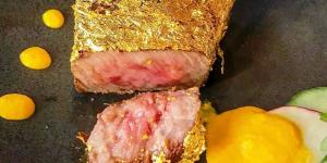 Ini Dia Makanan Sultan, Steak Berlapis Emas Seharga Rp5,8 Juta