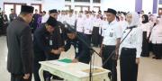 Lantik 438 Pejabat, Bupati Tangerang Ingatkan Soal Pose Jari 
