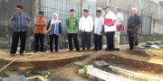 Terkena Proyek Tol Sercin, 239 Makam di TPU Ciputat Ditukar Guling