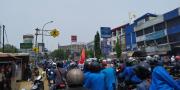 Konvoi ke Gedung DPR, Ribuan Mahasiswa Unpam Birukan Jalan