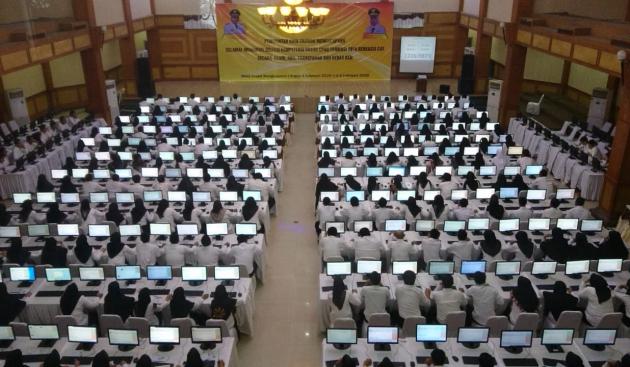1 525 Peserta Ikuti Tes CPNS Hari Pertama di Cilegon 1 525 Peserta Ikuti Tes CPNS Hari Pertama di Cilegon