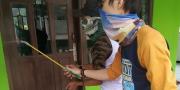 Pemuda Cisereh Tigaraksa Gotong Royong Disinfektan Lingkungan