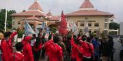 Mahasiswa Kepung Puspemkot Tangerang Tolak UU Ciptaker