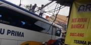 Kabel PLN Menjuntai di Ciledug Tangerang, Warga : Seram Banget!
