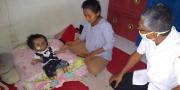 Respons Cepat, Dinsos Tangsel Langsung Santuni Keluarga Bayi Disabilitas di Setu Tangsel 