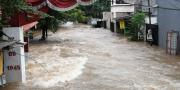 Derasnya Banjir 1 Meter di Ciledug Indah Tangerang