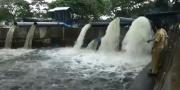 40 Pompa Sedot Banjir di Periuk, Diprediksi 3 Hari Surut