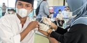 Vaksinasi Bidik Ribuan Santri di Kabupaten Tangerang 