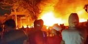Pabrik Plastik di Kosambi Tangerang Ludes Terbakar Lama Tak Padam, Netizen Sampai Bilang Begini 