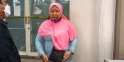 Ibu Ini Histeris Anaknya Jadi Pekerja Pinjol Ilegal Dibawa Polisi di Cipondoh Tangerang