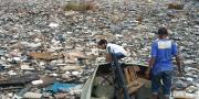 Lautan Sampah di Kali Prancis Dadap Tangerang Akhirnya Dibersihkan DLHK