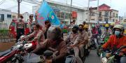 Ribuan Buruh Demonstrasi Tolak Penetapan UMK 2022, Lalu Lintas di Tangerang Macet
