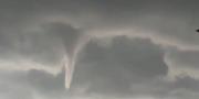 Fenomena Awan Berbentuk Angin Tornado Gegerkan Warga Tangsel