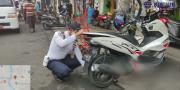 Sepeda Motor yang Parkir di Sebelah Kiri Pasar Lama Tangerang Ditindak 