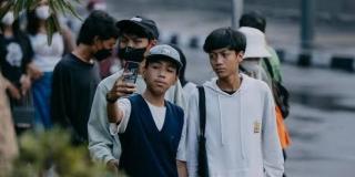  Ikuti Gaya Anak Gaul Citayam, Remaja Tangsel Ramai-ramai Nongkrong di Dukuh Atas Jakarta