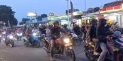 Konvoi Ratusan Pelajar Ledakan Petasan di Jalan Raya Puspem Tangerang Bikin Resah
