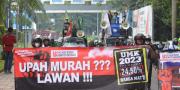 Tuntut UMK 2023 Naik 24,5%, Ribuan Buruh Long March Geruduk Wali Kota Tangerang